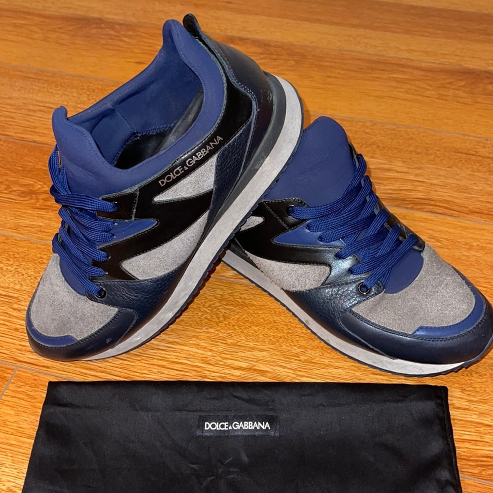 DOLCE & GABBANA
Color-block pebbled-leather, suede and neoprene sneakers!